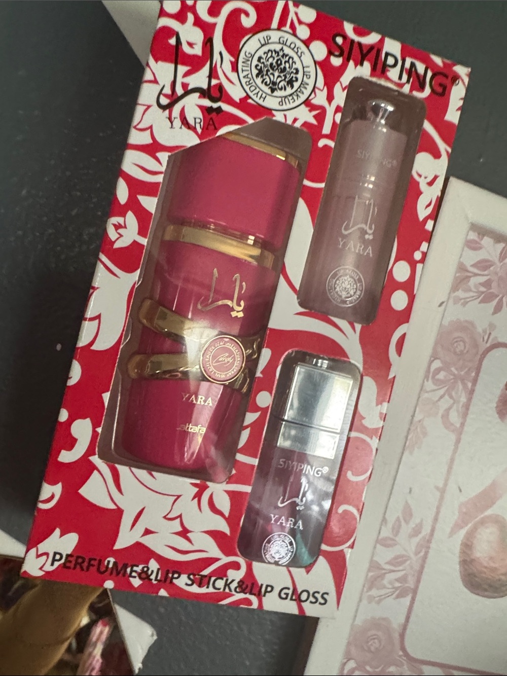 Candy hot pink Yara 30ml & 2lippies
